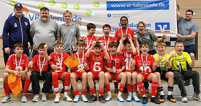 Futsalmeister der D-Junioren: Alle fünf Spiele gewonnen und nur zwei Gegentore dabei kassiert. Der FV Lörrach-Brombach setzte sich ...