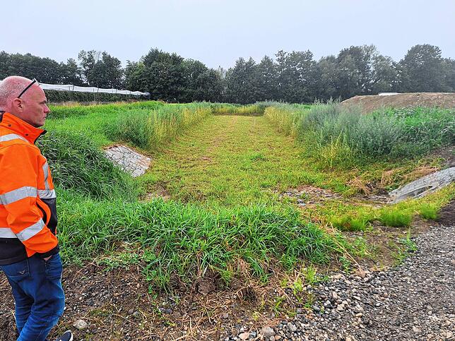 Aus diesem Retentionsbecken soll bei starken Niederschlägen das Oberflächenwasser in die Brunnisach abgeleitet werden.