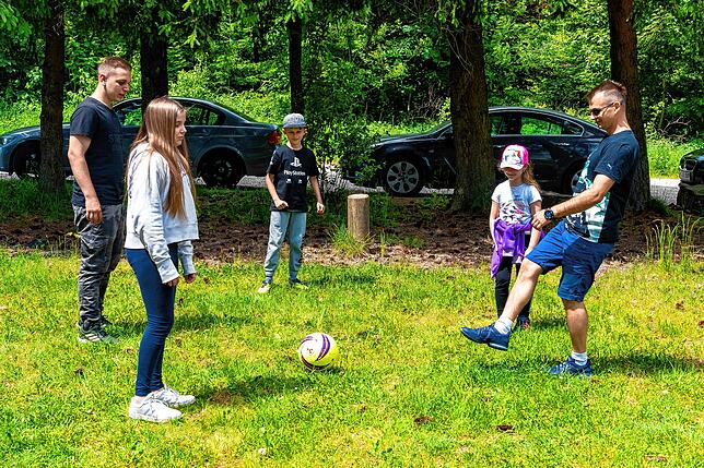 Bild 1: Viele Villinger genießen das lange Pfingswochenende im Freien