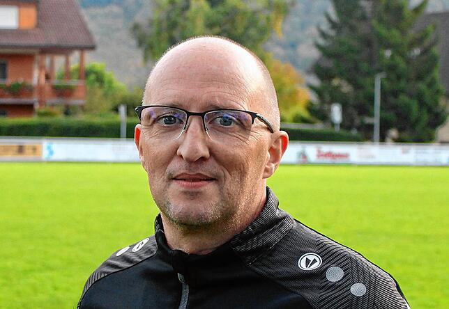 Dirk Tegethoff, Trainer FC Wallbach: &bdquo;Wir werden den Gegner auf keinen Fall unterschätzen und auf die leichte Schulter nehmen.&ldquo;