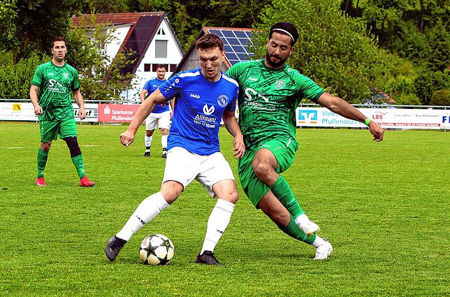 Bild 5: Der TSV Aach-Linz kantert Spfr Owingen-Billafingen 7:0 nieder. Wir waren mit der Kamera dabei.