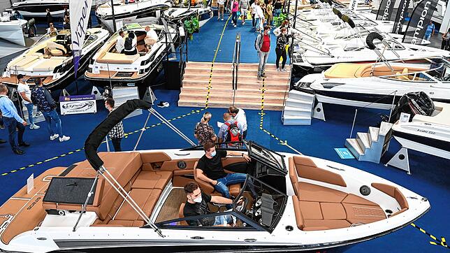 Motorboote bis 12 Meter Länge sind derzeit besonders gefragt. Es gibt nur ein Problem. Weltweit fehlen Motoren. Das treibt die ...