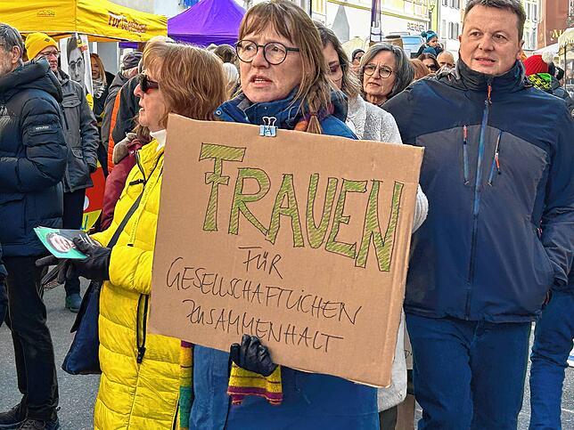 Bild 10: Frauen kämpfen für die Demokratie