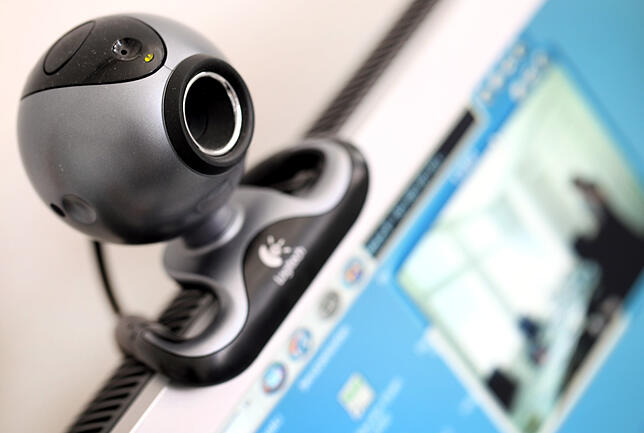 „Wir haben Sie mit Ihrer Webcam beim Porno-Schauen gefilmt“ – so ähnlich klingen Mails der Porno-Erpressungs-Masche.