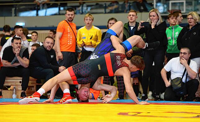 Bild 7: Nachwuchsringer begeistern bei Eiche Radolfzell. Unsere Bildergalerie vom Bodensee Cup!