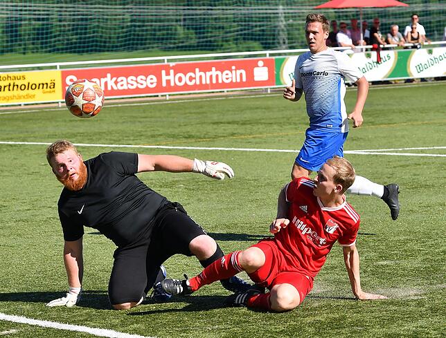 Bild 27: FC RW Weilheim rettet sich dank eines 11:2-Sieges gegen die Spvgg. Brennet-Öflingen &ndash; und wir haben Bilder!