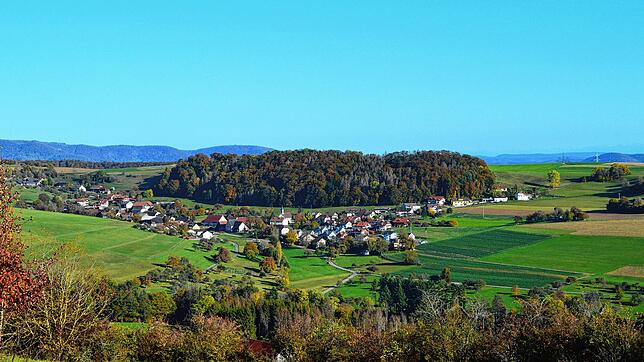 Eingebettet zwischen sanften Hängen im Steinatal liegt der Ortsteil Obermettingen, der ein attraktiver Wohnort für junge Familien ...