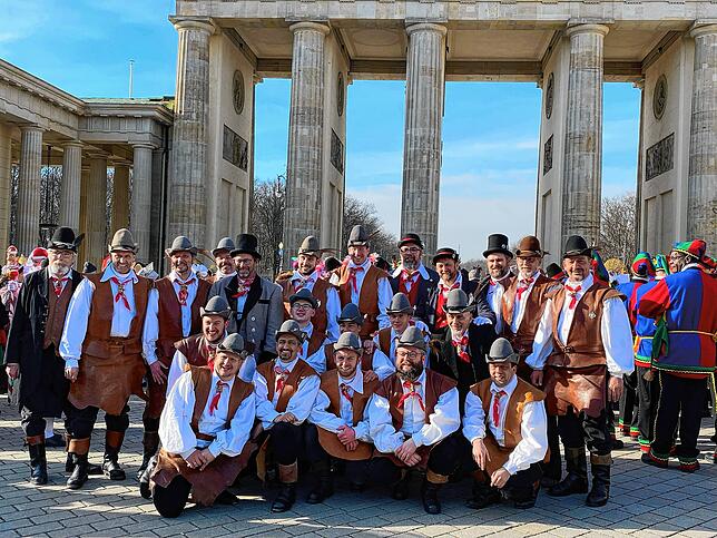 Bild 26: Im Vollhäs nach Berlin: Alle Bilder zum ersten Reisetag des Stockacher Narrengerichts (1)