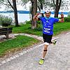 Nur eines von vielen Beispielen: Der Stockacher Ultraläufer Benedikt Hoffmann, hier auf der Strecke des Lake Estates Halbmarathon ...