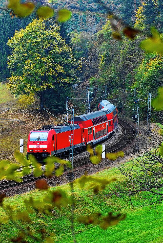 Ein Erlebnis ist die tunnelreiche Fahrt mit der Schwarzwaldbahn zwischen St. Georgen und Hausach.
