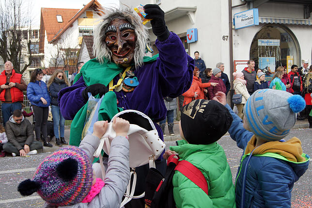 Bild 25: Bilder vom Narrensprung in Friedrichshafen