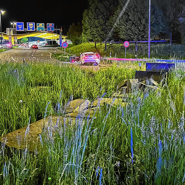 Beim Unfall entstand Sachschaden von mehr als hunderttausend Franken.