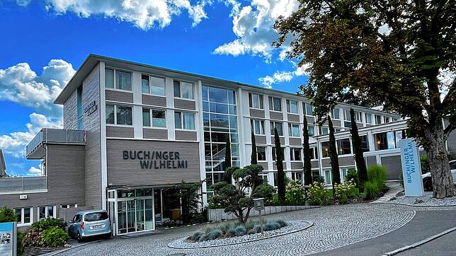Um rund 1,25 Meter höher werden soll der Hauptbau von Buchinger Wilhelmi. Was die vor allem die unmittelbaren Nachbarn ärgert, ist ...