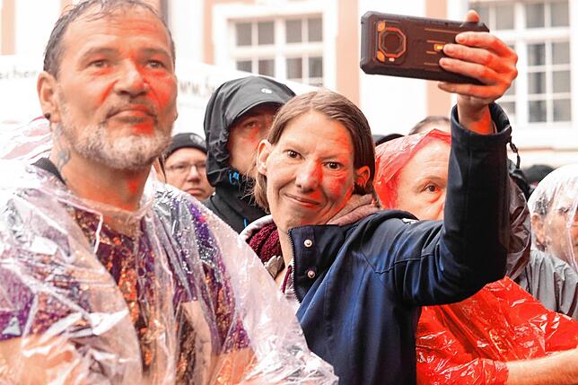 Bild 10: 3000 Fans feiern Nena in Meersburg