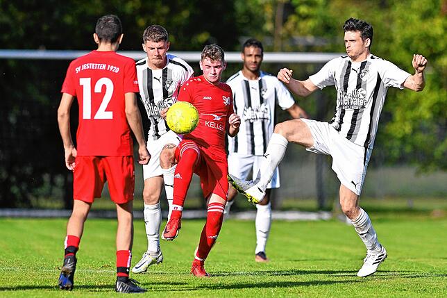 Bild 6: FC Wittlingen und der SV Jestetten trennen sich torlos &ndash; aber wir haben Bilder!