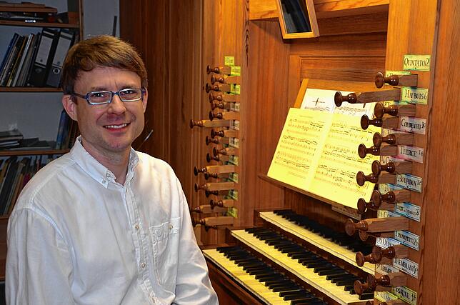 Andreas Rütschlin hat sich an der 1989 gebauten rein mechanischen Remy-Mahler-Orgel in der Donaueschinger Christuskirche seit 2019 als ...