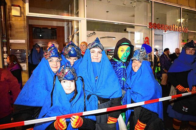 Bild 13: &sbquo;S goht degege! In Konstanz wird die Fasnacht ausgerufen. Hier gibt&lsquo;s die Bilder aus der Altstadt