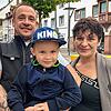 Jörg Polinski, seine Frau Tatjana Weber und Sohn Damian. Die drei waren auf dem Nachhauseweg, als Jörg Polinski an der Brücke zwei ...