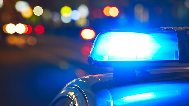 (Symbolbild) In Konstanz-Petershausen kommt es in zwei Nächten zu Körperverletzungen durch mehrere Unbekannte. Die Polizei ermittelt in ...