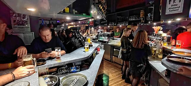Bild 31: 7 Bands, 7 Kneipen: So ausgelassen feierte Waldshut bei der 12. Musiknacht