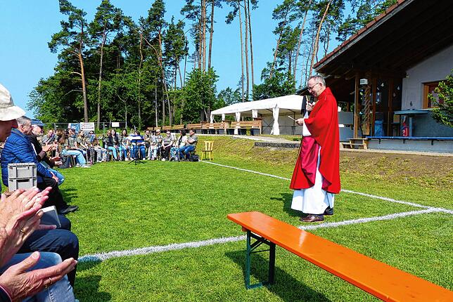 Bild 12: Jugend-Turniere und Frühschoppenkonzert beim Sportfest am Hasenwald in Riedern am Wald