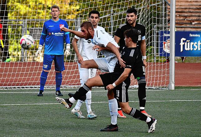 Bild 3: FC Schönau besiegt den VfR Bad Bellingen mit 2:0 &ndash; und wir haben Bilder!