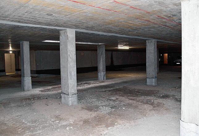 Die Tiefgarage erstreckt sich unter allen sechs Gebäuden hindurch und bietet Platz für rund 130 Fahrzeuge.
