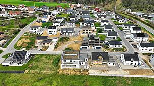 Für bebaute Grundstücke, wie hier im Neubaugebiet Stieg II in Mauenheim, wird es ebenso wie für unbebaute Flächen nach der ...