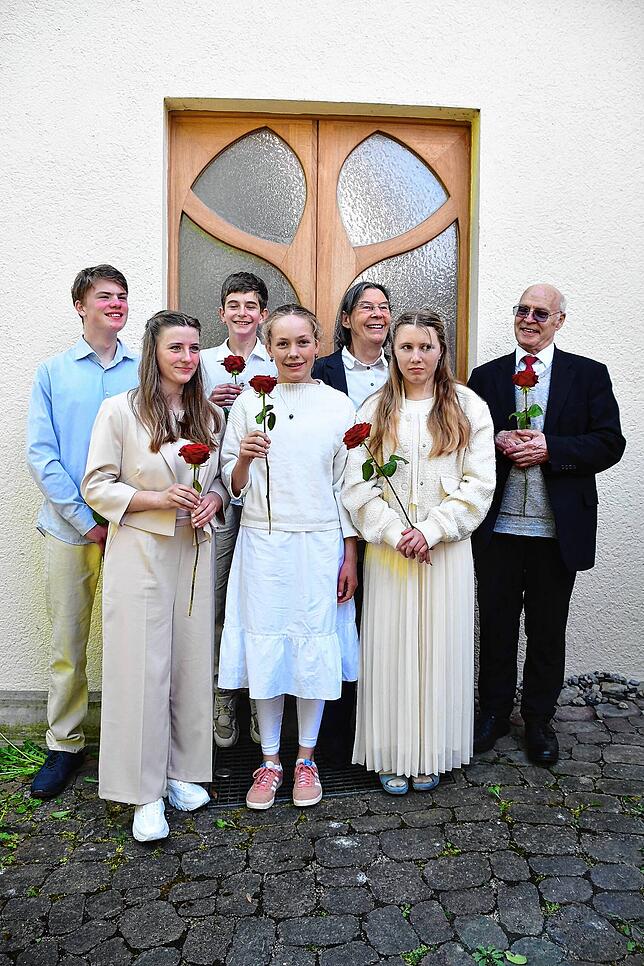 Am Ostermontag, 21. April, haben in der Christengemeinschaft Konstanz/Kreuzlingen Johanna Gollwitzer, Lioba Stursberg, Julie Eisert, ...