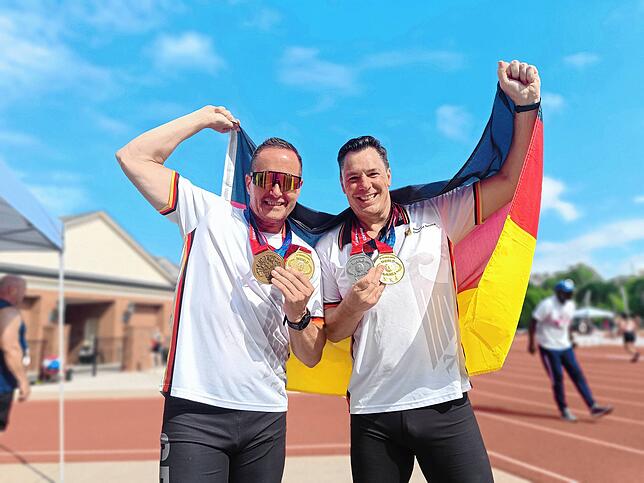 Marco Haase und Daniel Kaiser (von links) nach dem Gewinn ihrer Medaillen.