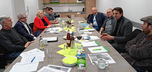 Trotz der großen Gesprächsrunde waren sich am Ende alle einig: Es braucht jetzt einen Diskurs, um Lösungen für die Bauernproteste zu ...
