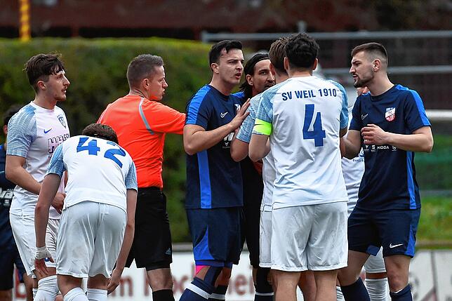Bild 13: VfB Waldshut unterliegt dem SV Weil mit 0:7 &ndash; und wir haben Bilder!