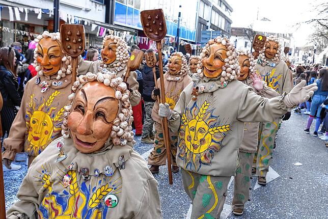 Bild 7: Bilder vom großen Fasnet Samschdig-Umzug der Poppele-Zunft (2)