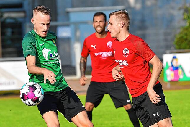 Bild 2: SV Herten müht sich zu einem 2:0 gegen den FC Hochrhein &ndash; und wir haben Bilder!