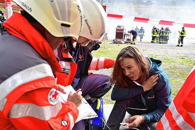 Bild 13: Schwarzwaldbahn: 250 Einsatzkräfte proben Ernstfall im Sommerauer Tunnel