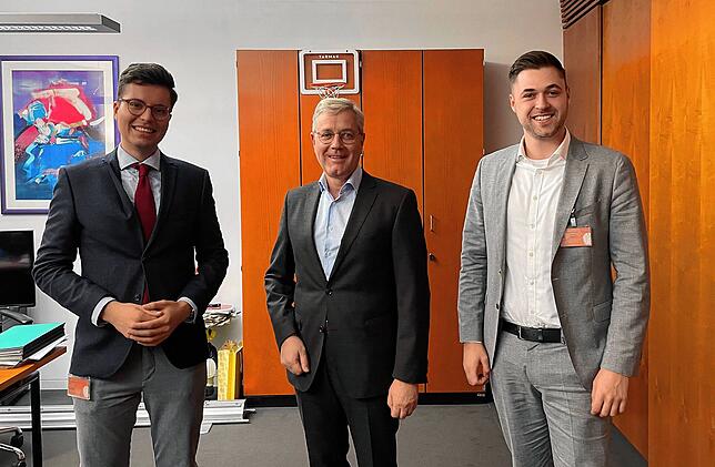 Chwalibog Bouman (links) und Simon Mai (rechts) organisierten 2021 den Wahlkampf von Norbert Röttgen um den CDU-Vorsitz.