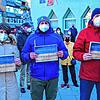 Wie in vielen anderen Städten findet auch in VS-Schwenningen eine Solidaritätsveranstaltung für die von Russland überfallenen Ukrainer ...