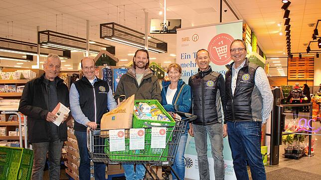 Werner Jehle, Stefan Hofmeister, Markus Eberhardt, Margot Kammerlander, Peter Kleinmann und Alfred Thönes (von links) sind begeistert ...