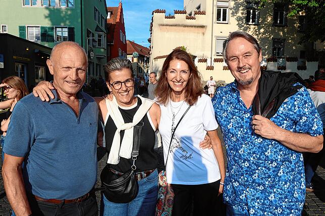 Bild 33: Gassenfreitag am 6. Juni: Hier feiern Einheimische und Besucher in Konstanz