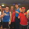Gut drauf: Trainer Gerhard Grether (Mitte) vom Boxring Klettgau und seine Jungs.