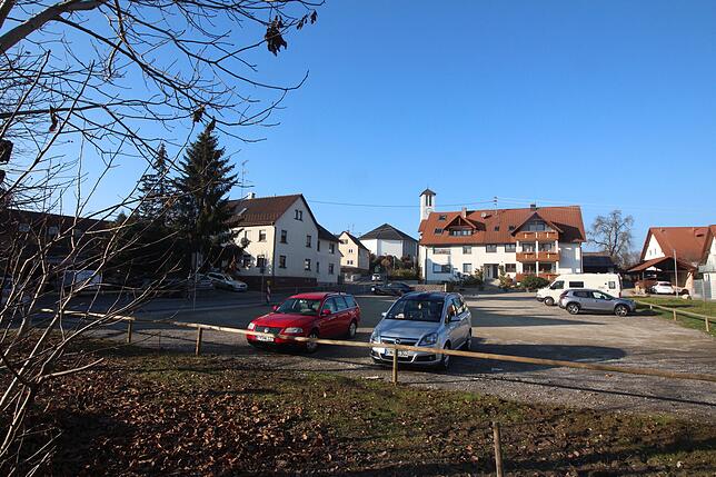 Auf dem derzeit als Parkplatz genutzte Grundstück Kirchstraße 2 in Mühlhofen ensteht kein Wohnbau, wie urpsrünglich geplant. Das hat der ...