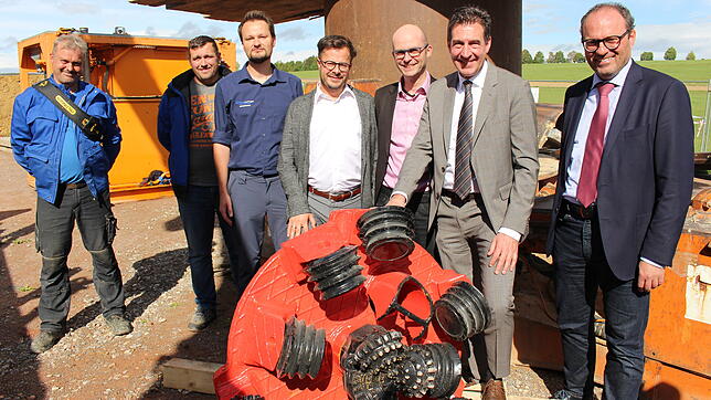 Auftakt der Bohrungen im Oktober 2019 an der Ruckhalde: Oliver Krohn (von links), Michael Pohl, Kai Baudis, Gerd Schill, Georg Zoller, ...