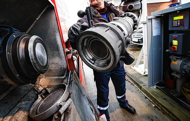 Eine Ölheizung sollte nur noch als Brückentechnologie gesehen werden. Sie eignet sich, um an kalten Tagen effizient zu heizen. Für eine ...