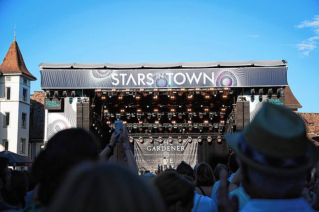 Bild 26: Mit &bdquo;Chasing Cars&ldquo; und weiteren Lieblingsliedern: So war der Auftakt bei Stars in Town