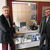 Wer ab Montag das Rathaus betreten will, kann dies nur durch den Haupteingang und nach erfolgter Hand-Desinfektion. Der Schutz der ...