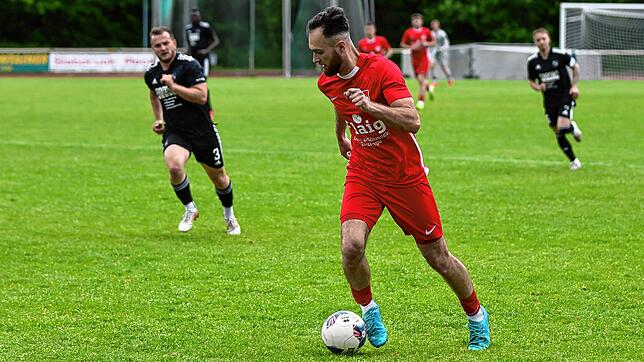 Basis zum klaren Sieg: Emir Muratovic traf doppelt für den FC Tiengen 08 beim 4:0 gegen den in der Rückrunde sieglosen Aufsteiger VfR ...