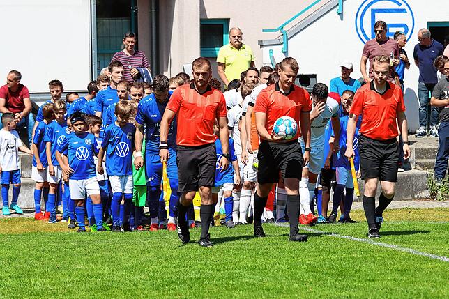 Bild 25: Enttäuschte Radolfzeller, jubelnde Villinger: Die besten Bilder vom Showdown in der Verbandsliga