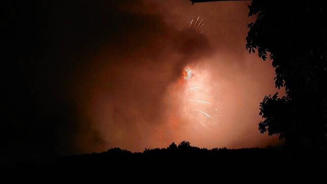 Bild 15: Waldshut: Großes Abschlussfeuerwerk auf der Chilbi 2025