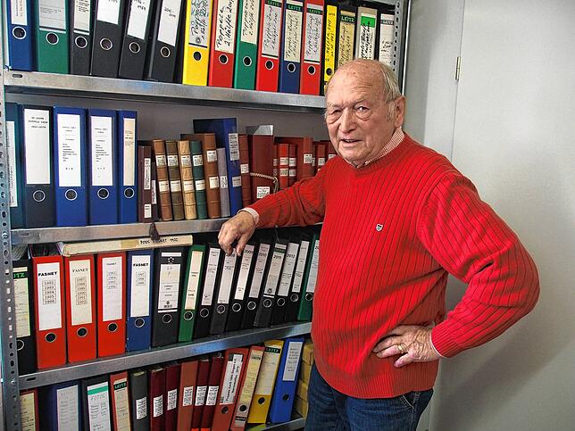 Auch mit 83 Jahren engagiert sich Reinhard Kornmayer mit Leidenschaft für das Archiv der Singener Poppele-Zunft. Er hat sich schon immer ...
