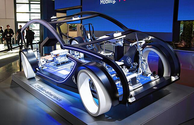 Eine Studie von ZF ist vor Beginn der Internationalen Automobil-Ausstellung (IAA Mobility) am Messestand von ZF zu sehen. Alternative ...